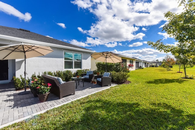 view of yard featuring an outdoor hangout area