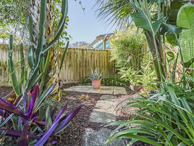 view of yard with a patio area