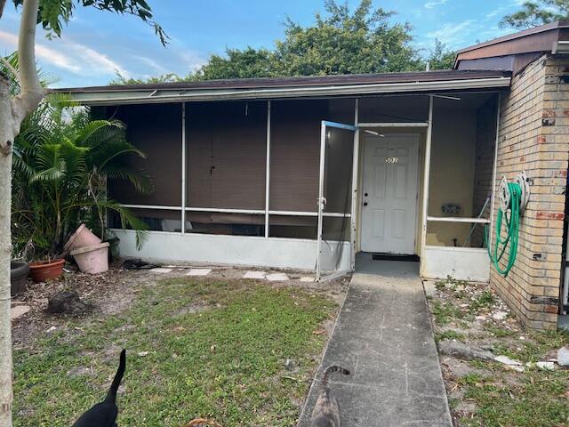 view of entrance to property