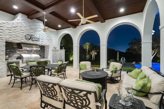 view of patio featuring a ceiling fan, area for grilling, outdoor lounge area, grilling area, and outdoor dining area