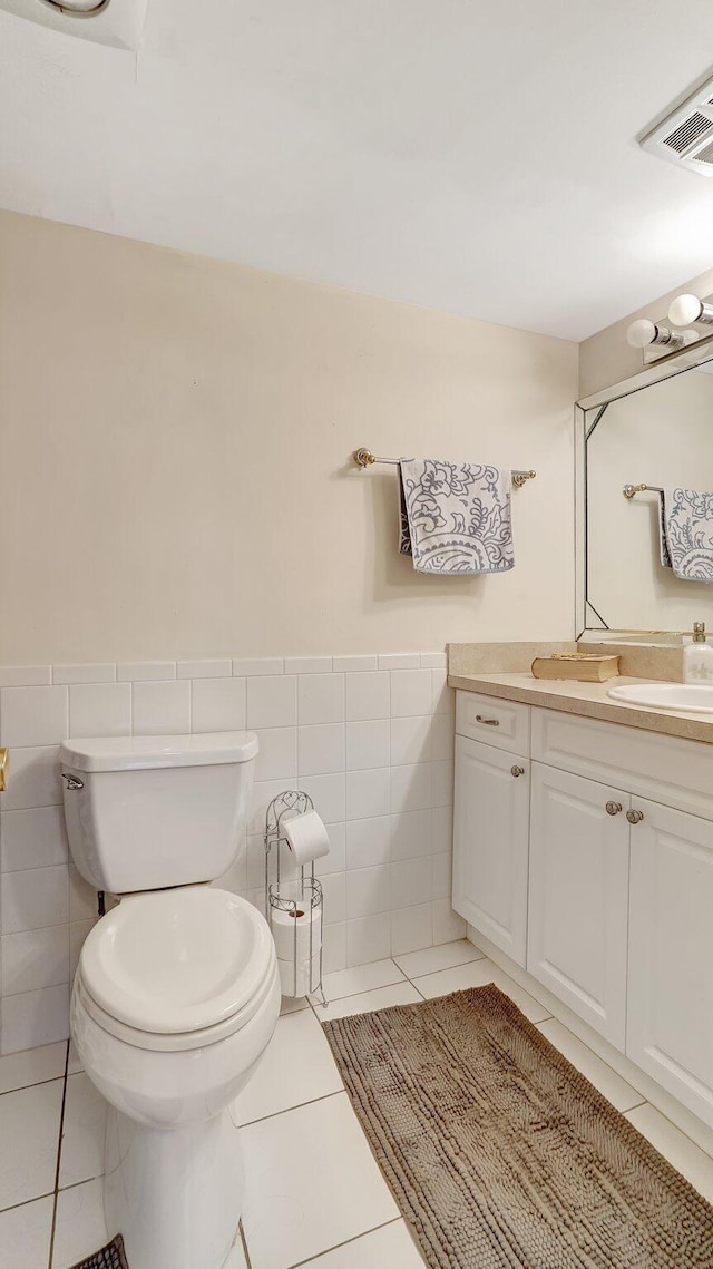4750 NW 22nd Ct Unit 118, Lauderhill, FL 33313 - walk in closet featuring wood finished floors