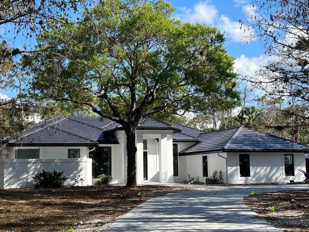 view of front of house