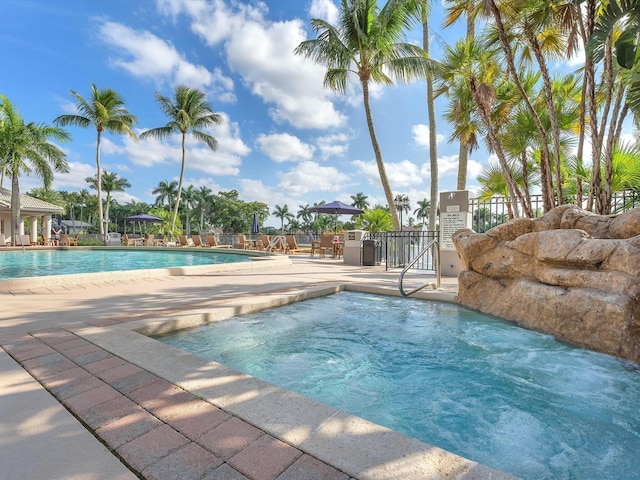 view of swimming pool