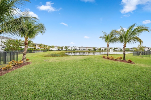 view of yard featuring a water view