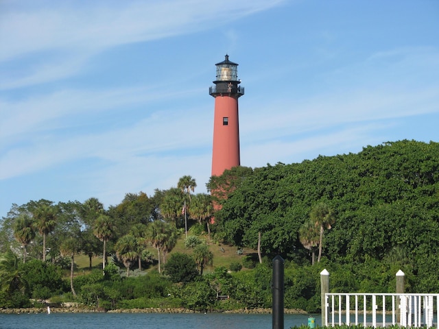 view of property's community featuring a water view