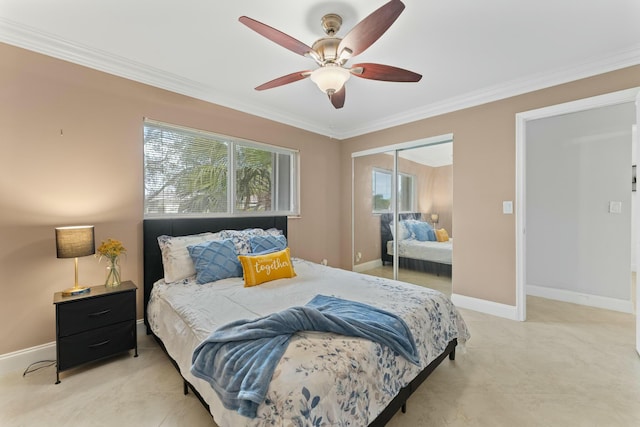 bedroom with crown molding, a closet, and ceiling fan