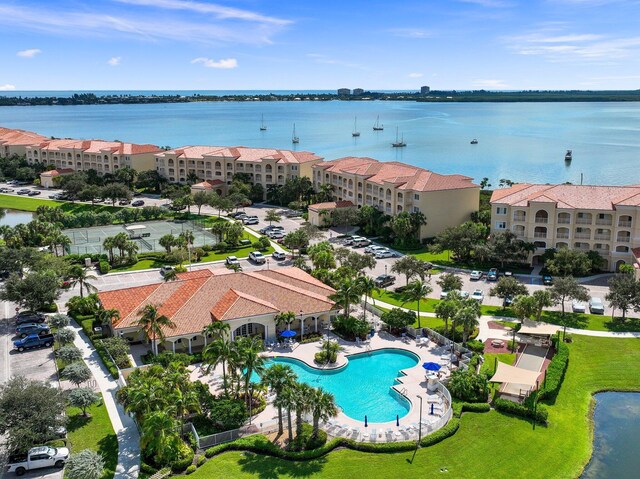 bird's eye view with a water view