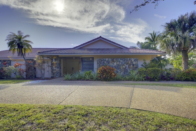 view of front of property