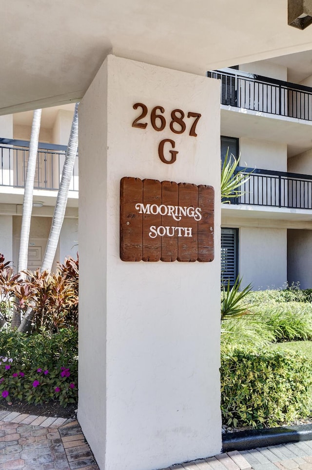 view of community / neighborhood sign