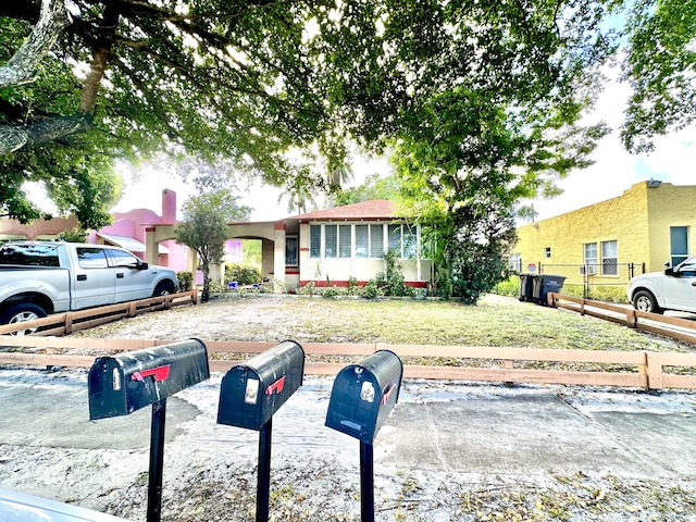 view of front of property