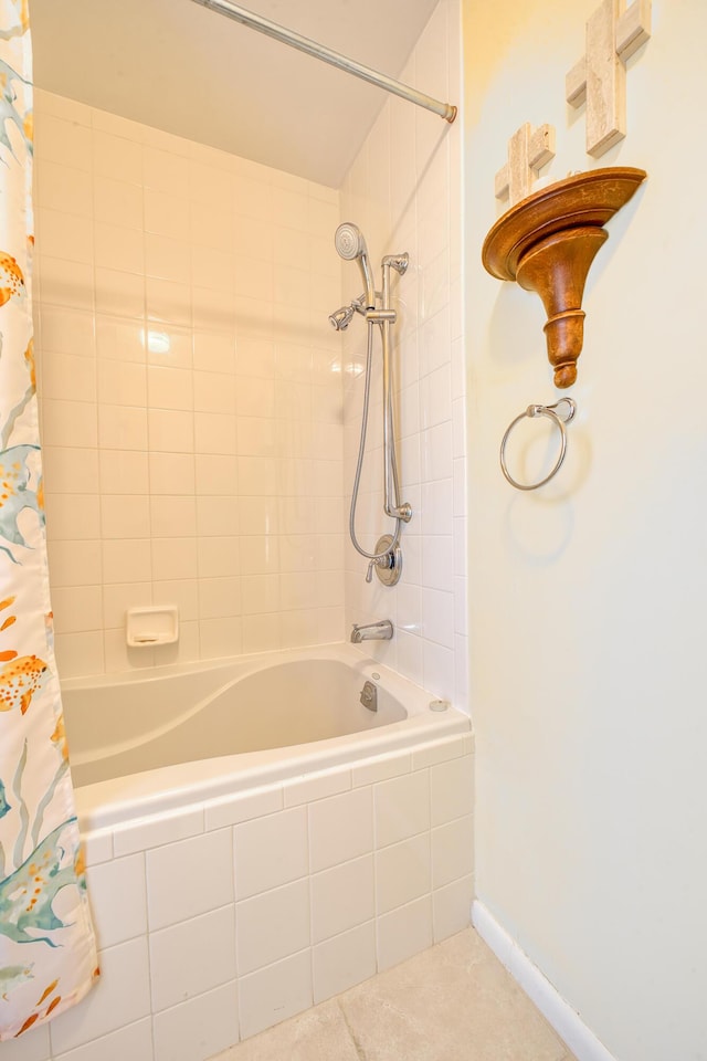 bathroom featuring shower / tub combo with curtain