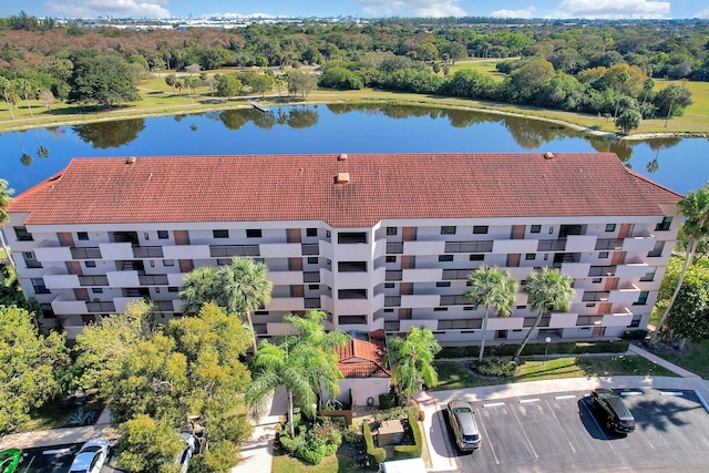 bird's eye view with a water view