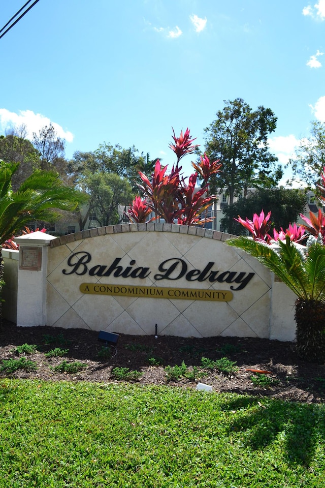 view of community / neighborhood sign