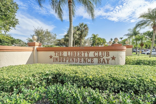 view of community / neighborhood sign