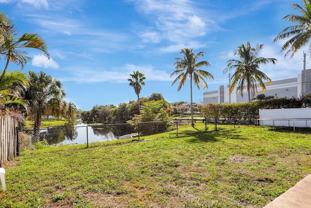 view of yard featuring a water view