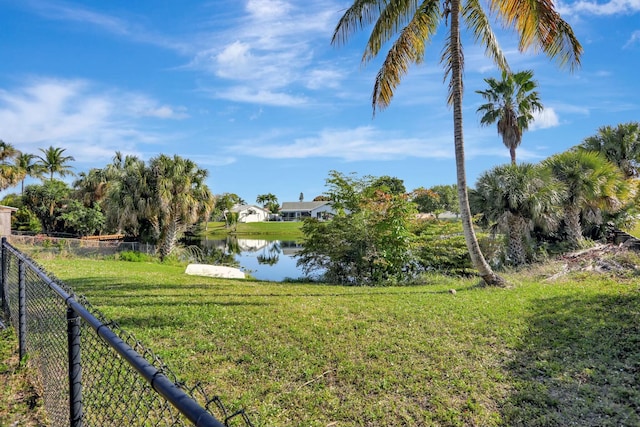 view of yard featuring a water view