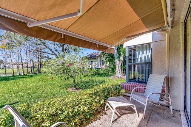 view of yard with a patio area