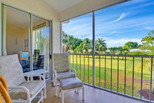 view of sunroom / solarium