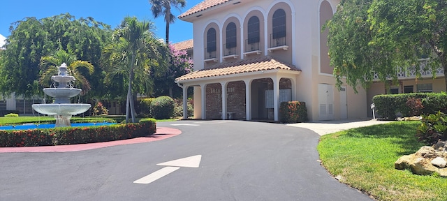 view of mediterranean / spanish-style home