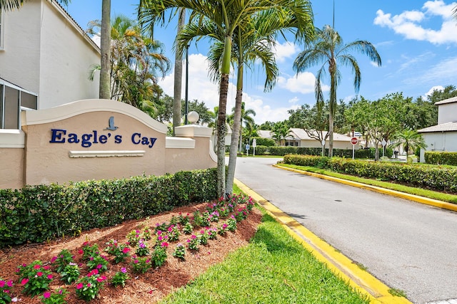 view of community / neighborhood sign