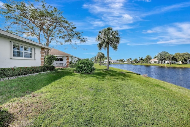 view of yard featuring a water view