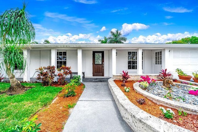 view of front of house featuring a garage