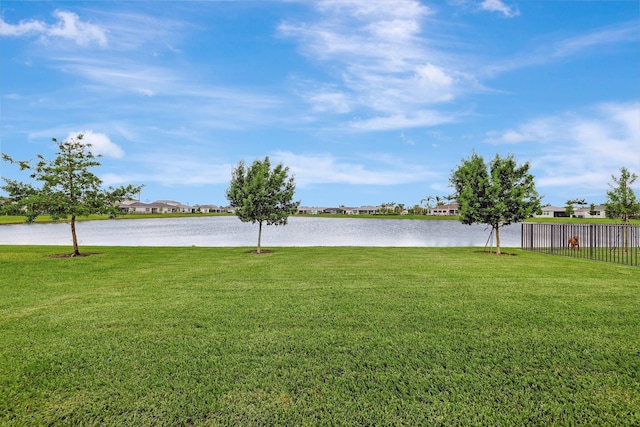 view of yard featuring a water view