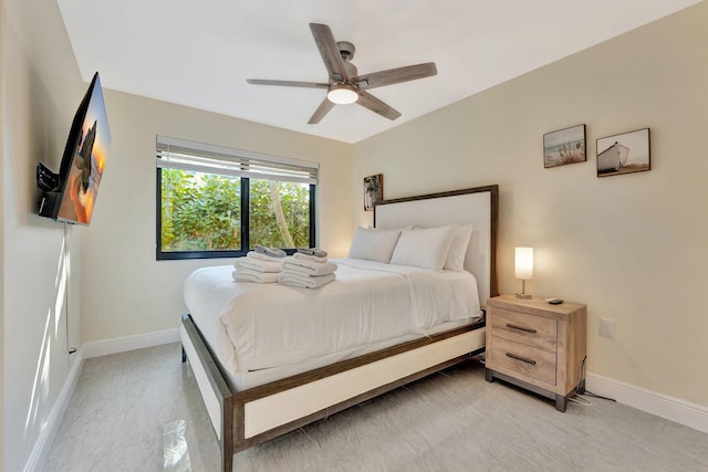 bedroom featuring ceiling fan