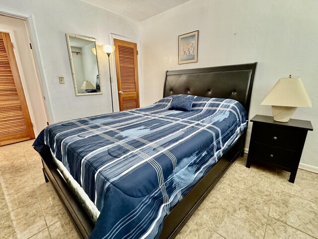 bedroom featuring a closet