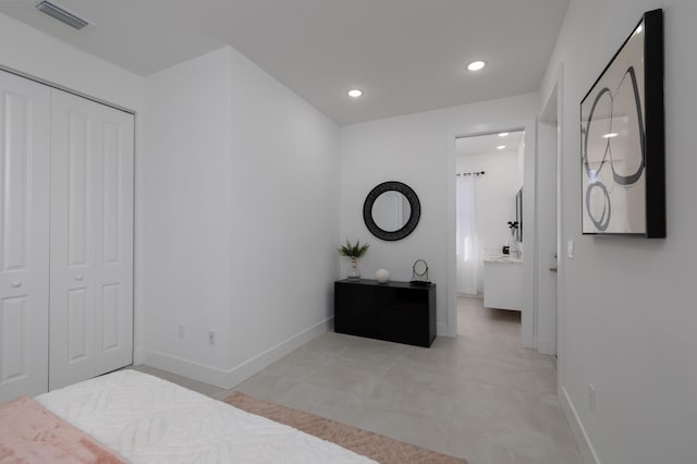 bedroom with a closet