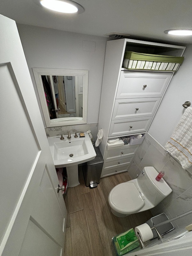 bathroom featuring toilet