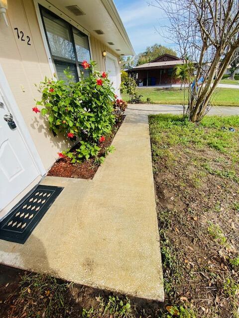 view of yard featuring a garage