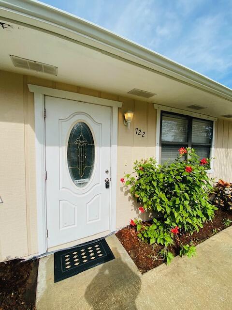 view of entrance to property