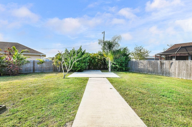 view of yard featuring a patio