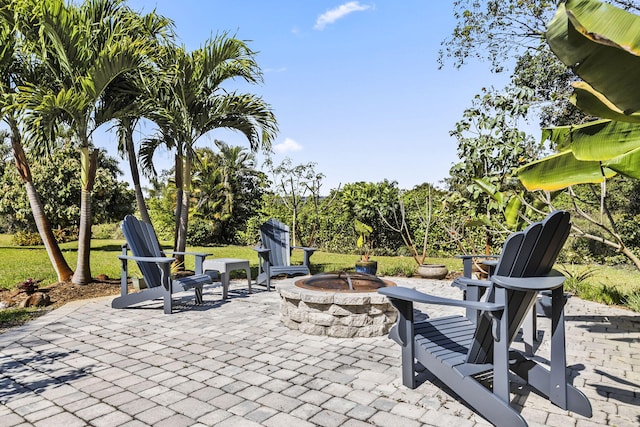 view of patio featuring a fire pit