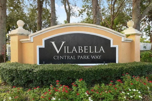 view of community / neighborhood sign