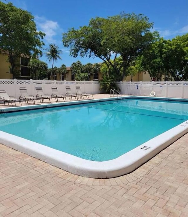 view of swimming pool