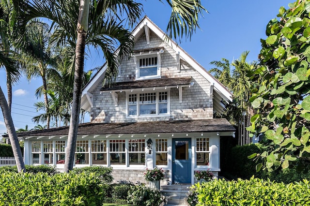 view of front of property