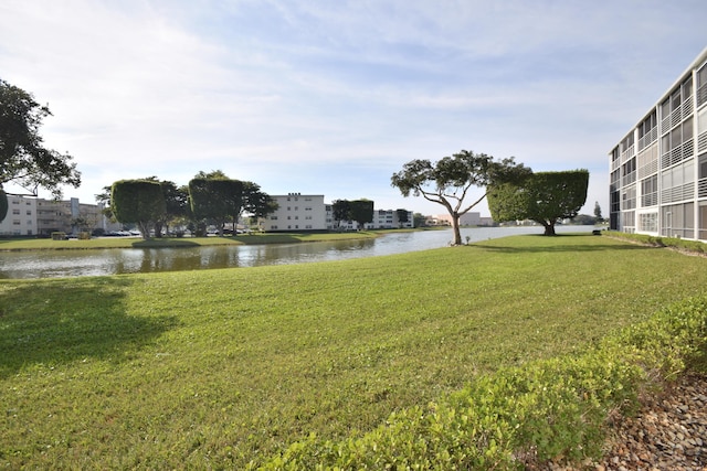 view of yard featuring a water view