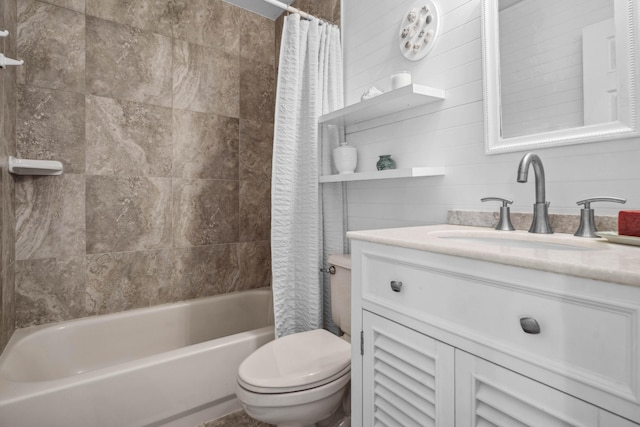 full bathroom featuring shower / tub combo with curtain, vanity, and toilet