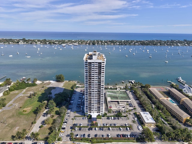 bird's eye view featuring a water view