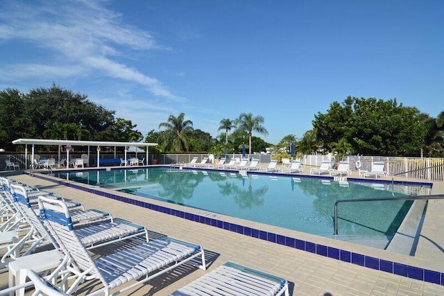 view of swimming pool