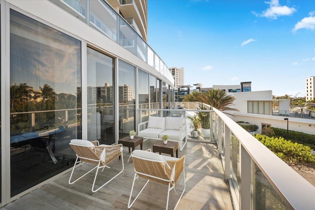 balcony featuring an outdoor hangout area