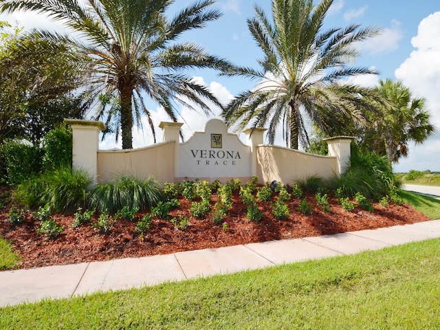 view of community / neighborhood sign