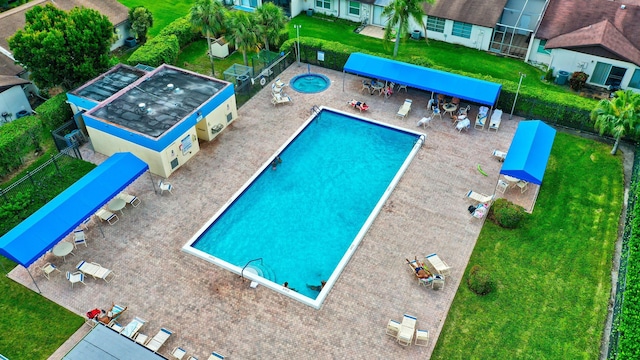 view of swimming pool