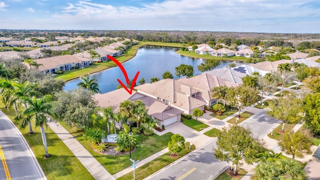 bird's eye view featuring a water view