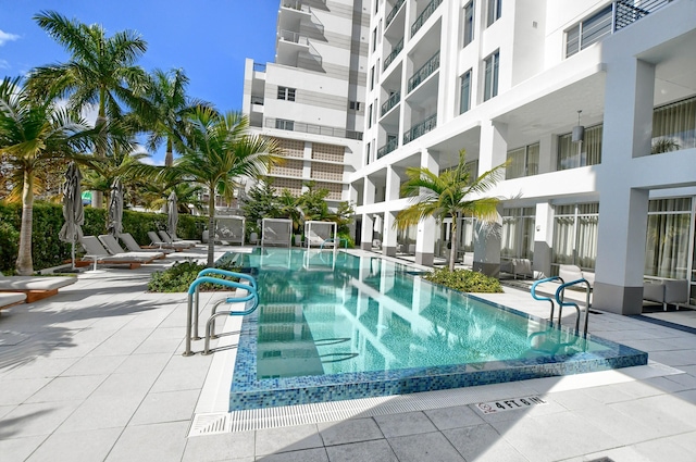 view of swimming pool