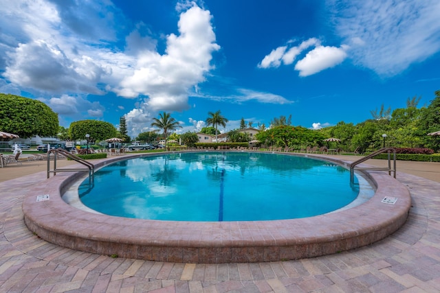 view of swimming pool