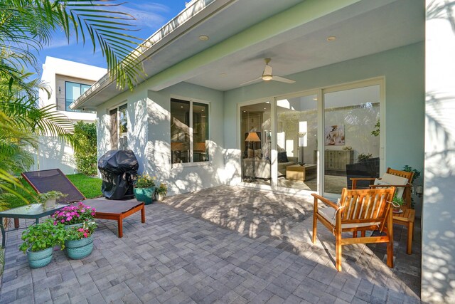 view of yard with a patio