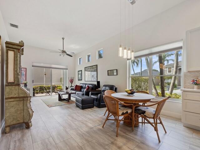 dining space with ceiling fan